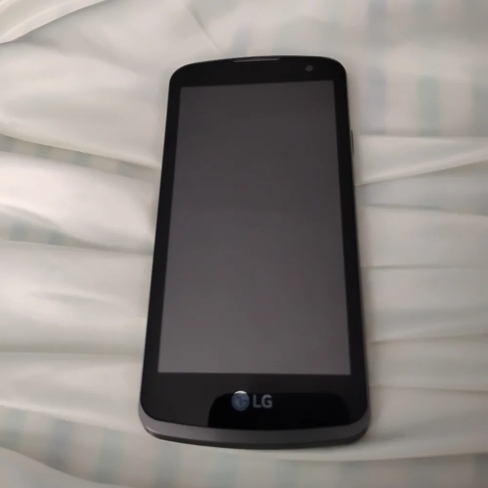 Verizon LG 4G LTE Phone With Charger Never Activated